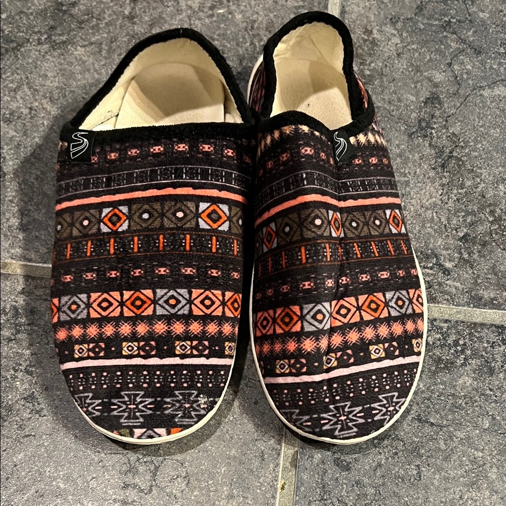 Patterned Slip-On Slippers for Women